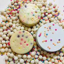 Load image into Gallery viewer, Cupcake Massage Bar with Tapioca Pearls - MOONCHILD PRODUCTS