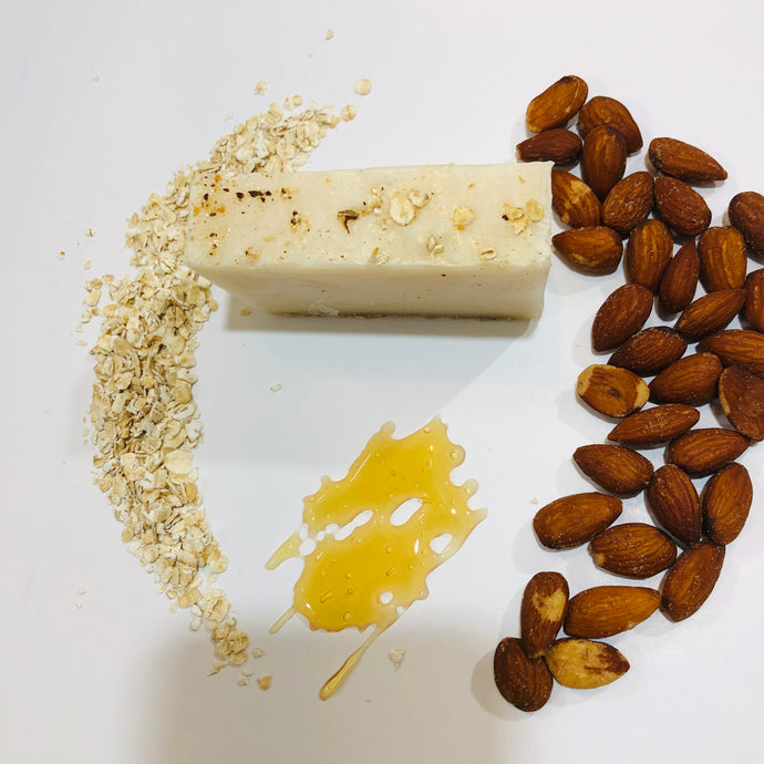 Honey Oats and Almond Bar - MOONCHILD PRODUCTS